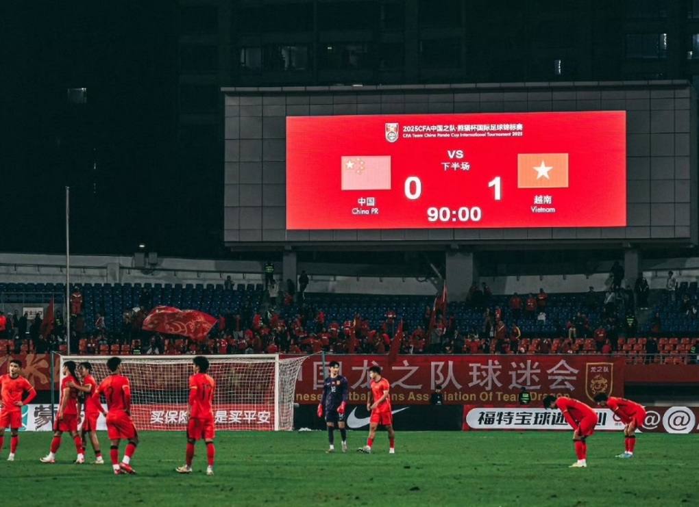 Chuyên gia Trung Quốc: “Kỹ năng cầu thủ chúng ta kém U22 Việt Nam 20 năm”