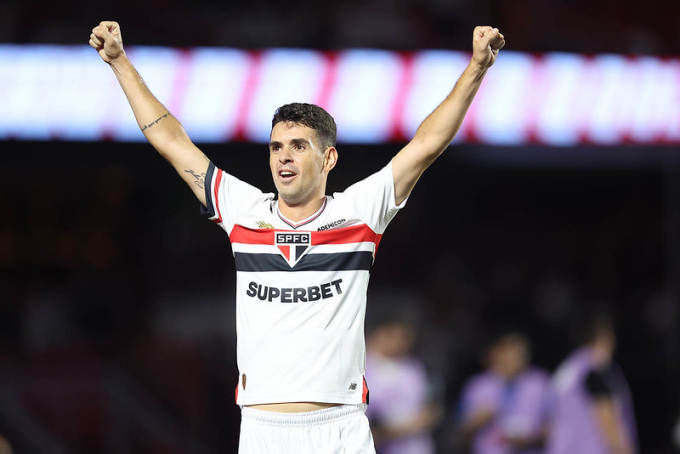 Cựu ngôi sao Chelsea bị vợ ép giải nghệ