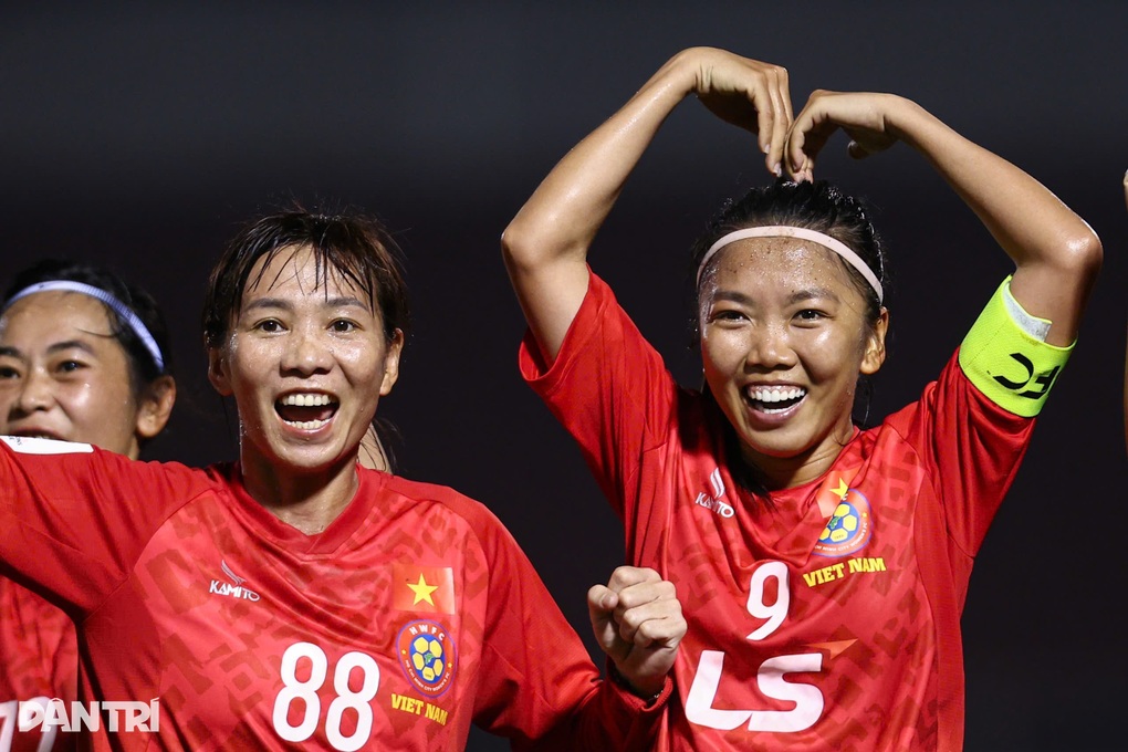 Huỳnh Như sút phạt ghi bàn giúp đội nhà thắng CLB Philippines ở Cúp châu Á - 3