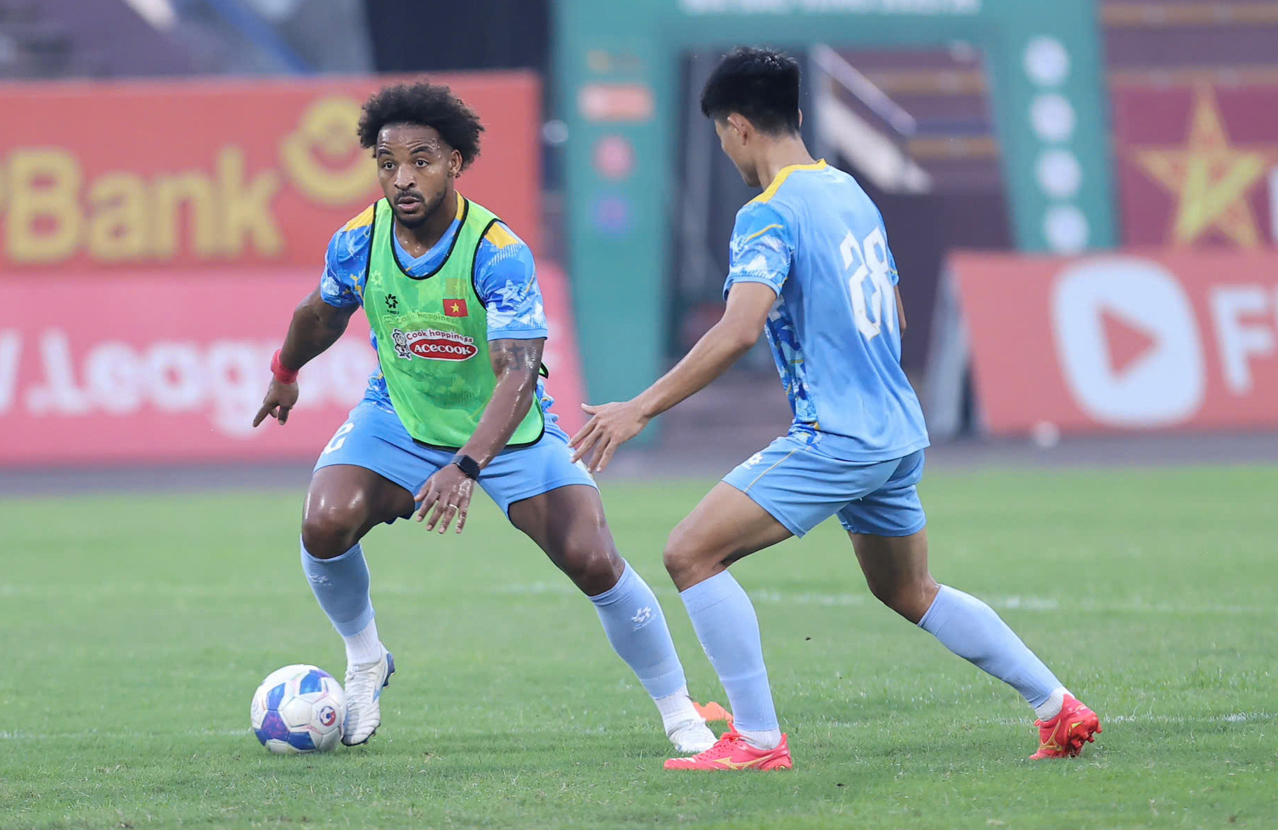 Tuyển Việt Nam vs Lào: Xuân Son đá chính, tại sao không