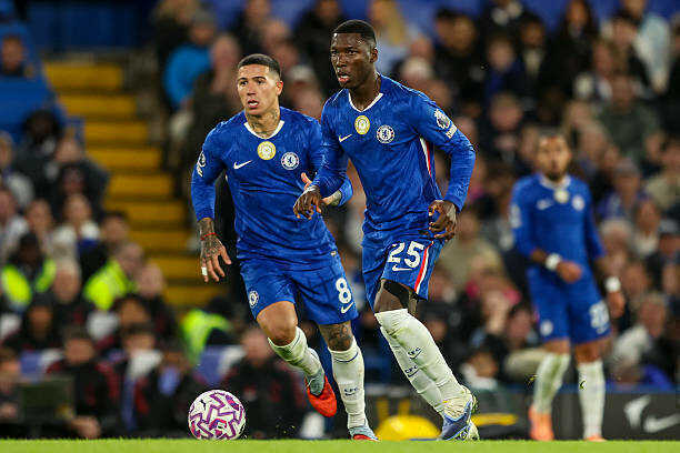 Enzo Fernandez và Moises Caicedo cho thấy sự toàn diện trong cả tấn công lẫn phòng ngự.