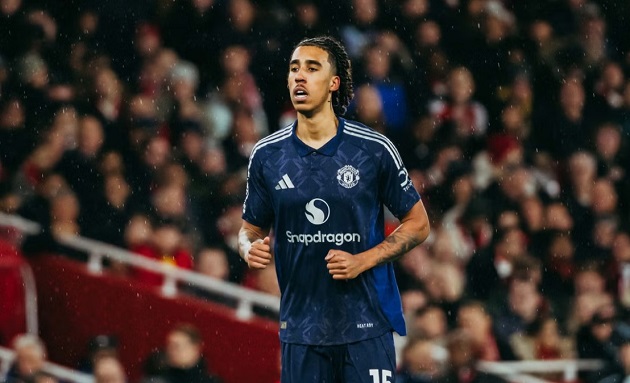 Leny Yoro lạc quan về tương lai sau mùa giải bùng nổ tại Man Utd