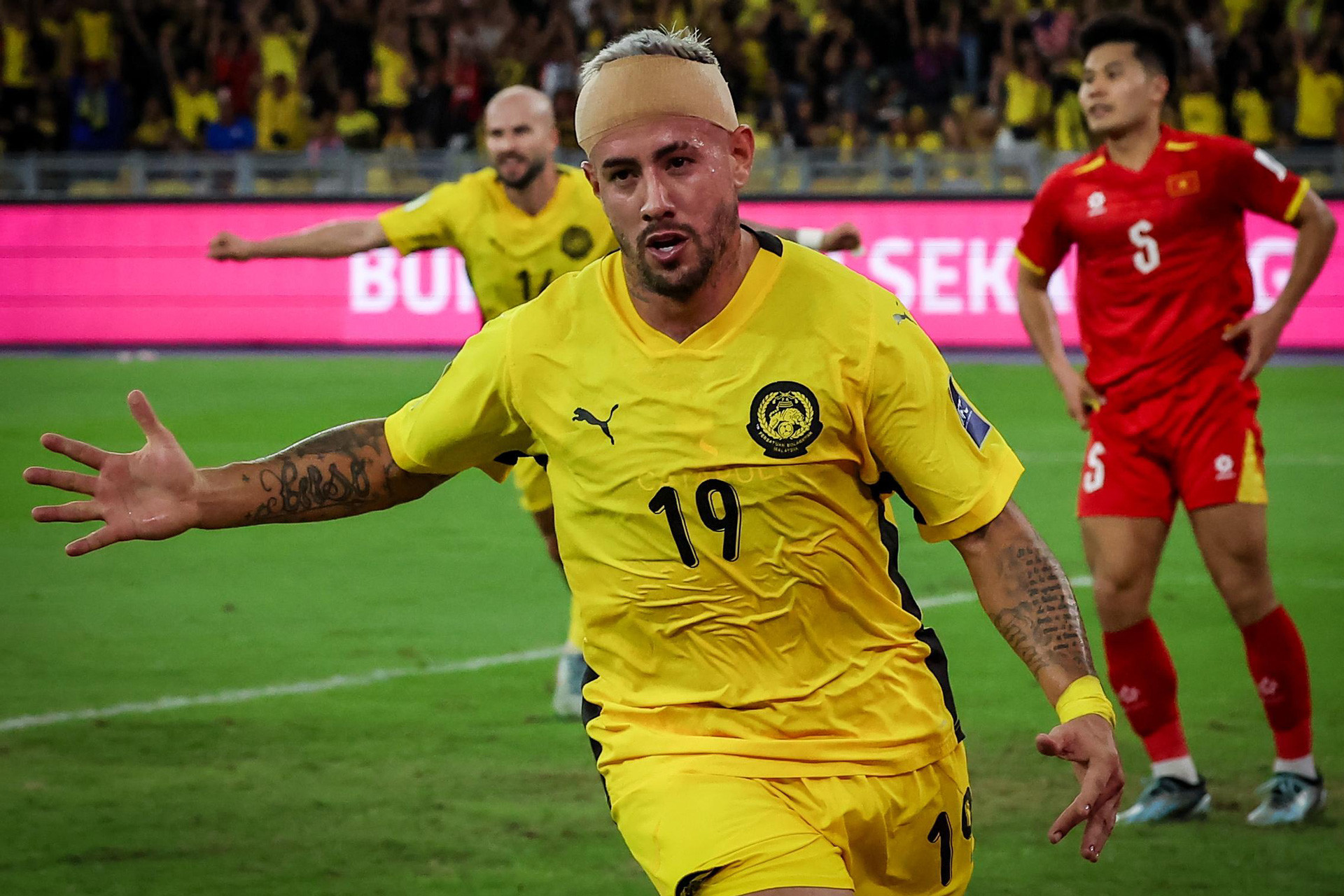 Vụ FIFA phạt FAM: Tổn thương đang bắt đầu với bóng đá Malaysia