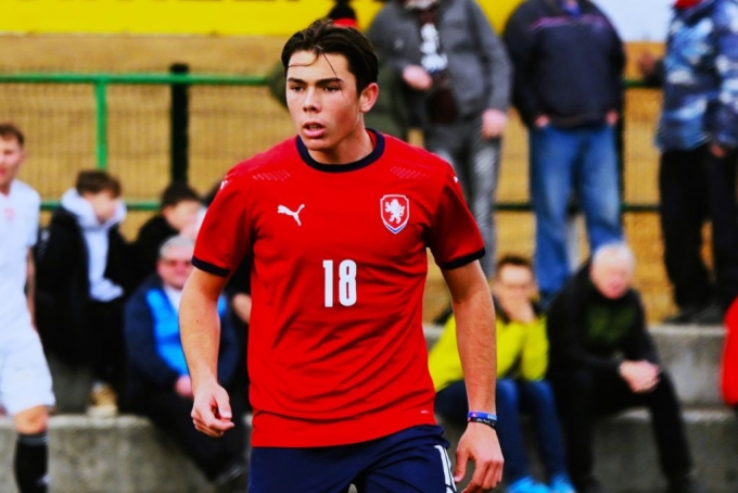 Con trai Buffon tỏa sáng với tuyển U19 CH Czech