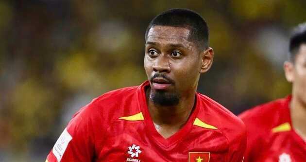 Chiến thuật 3-4-3 của tuyển Việt Nam: Bài toán hai biên cần lời giải