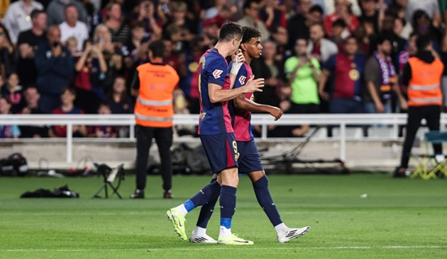 Lewandowski cho thấy anh xứng đáng ở lại Barca