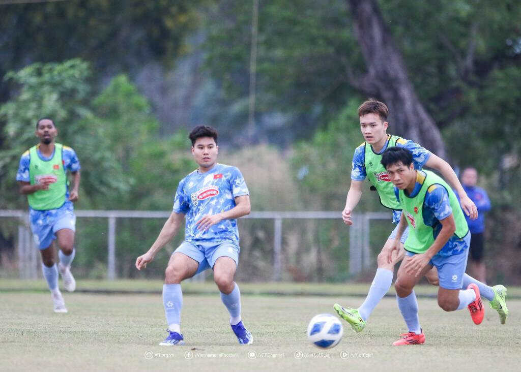 Hé lộ khả năng Xuân Son đá trận tuyển Việt Nam vs Lào