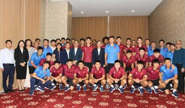 Tin bóng đá - ĐT Việt Nam được tiếp sức tinh thần trước trận gặp Lào