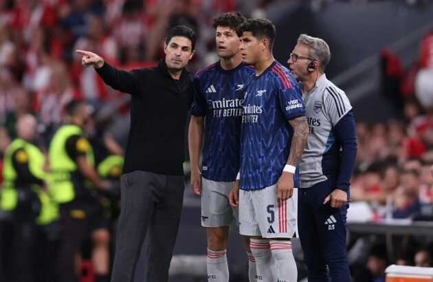 Hincapie trở thành lựa chọn sáng giá khi Gabriel chấn thương