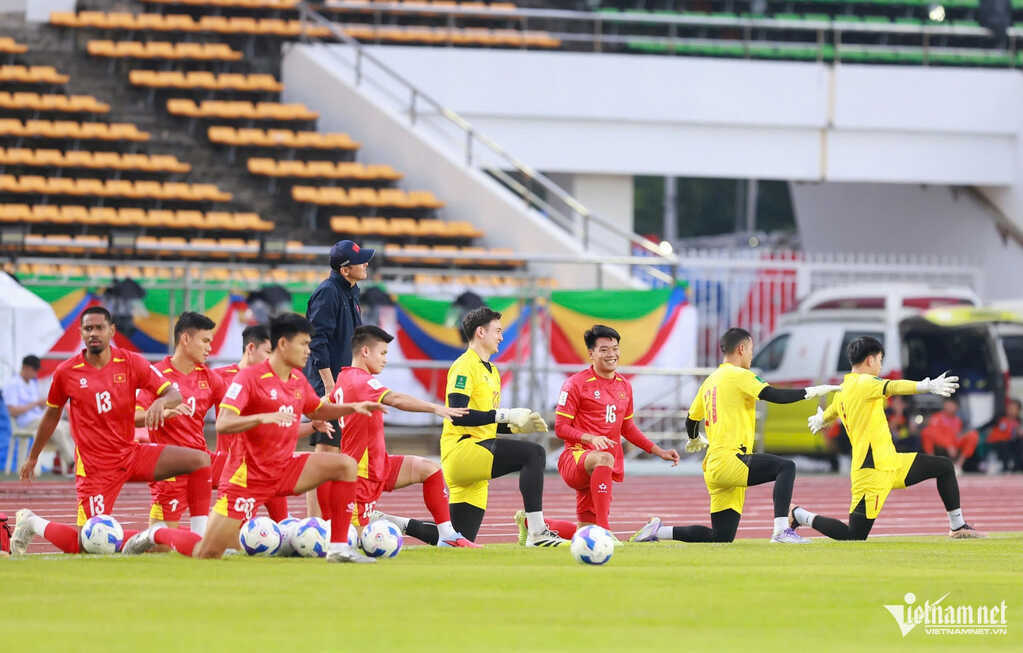 Tuyển Việt Nam tổng duyệt đấu Lào, Xuân Son sẵn sàng ghi bàn