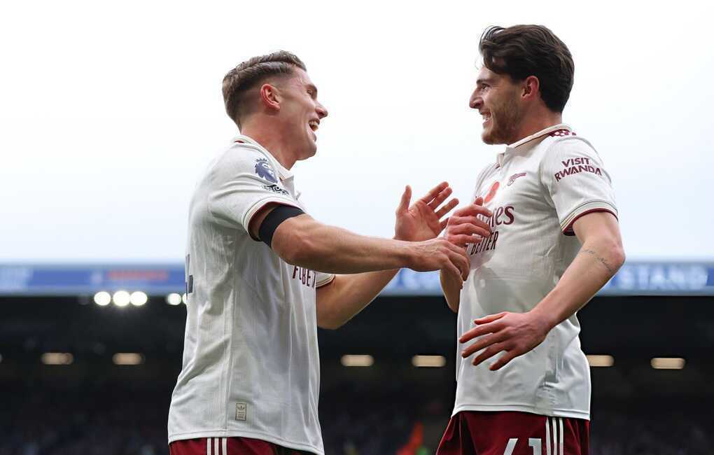 Arsenal dễ dàng hạ Burnley, củng cố ngôi đầu Ngoại hạng Anh - 2