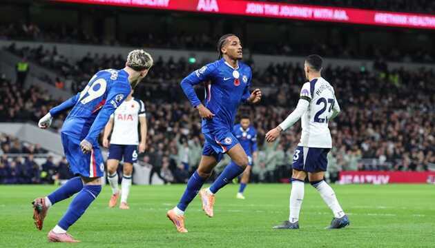 Ghi bàn cho Chelsea, Pedro vẫn đối mặt tranh cãi về sự ích kỷ