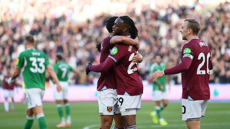 Gục ngã trước West Ham, Newcastle thua trận sân khách thứ tám liên tiếp