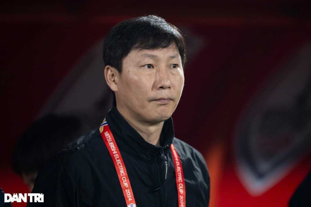 HLV Kim Sang Sik: “Tôi sợ làm mang tiếng HLV Park Hang Seo ở Việt Nam”