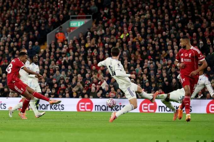 Liverpool ngắt mạch thua tại Ngoại hạng Anh