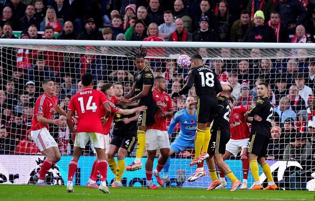 Man Utd suýt ôm hận trên sân Nottingham Forest