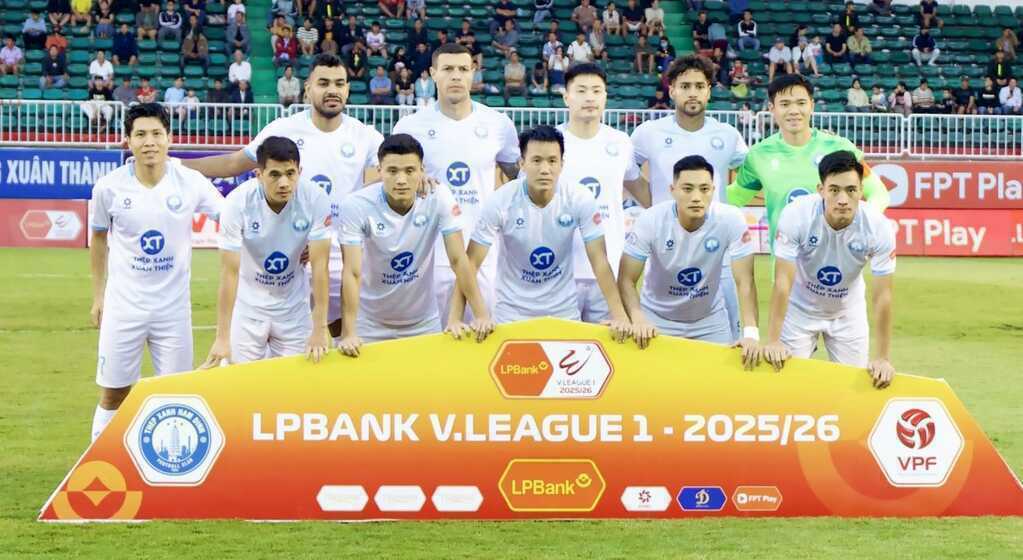 Nam Định tụt dốc, ĐKVĐ V-League đối mặt nguy cơ đua trụ hạng