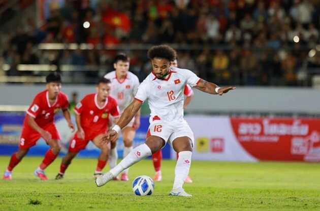 Tuyển Việt Nam bất ngờ tăng hạng trên bảng xếp hạng FIFA