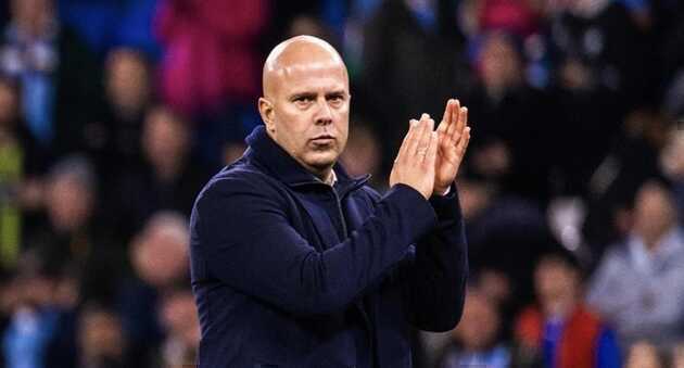 Arne Slot sẽ phải tìm cách vực dậy Liverpool.