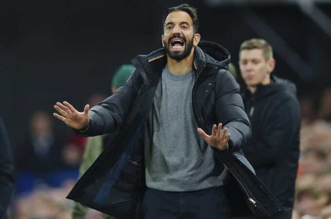 Amorim: `Tôi đã phải thay đổi để sống sót ở Ngoại hạng Anh`