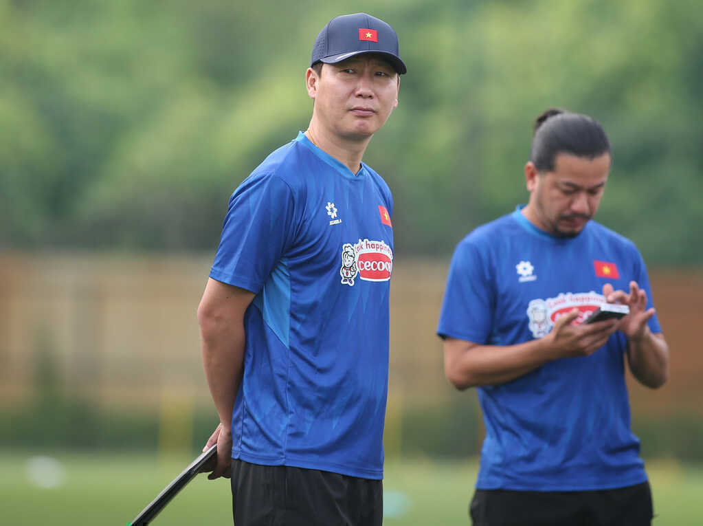 U22 Việt Nam: HLV Kim Sang Sik và nỗi lo sau lực lượng hùng hậu