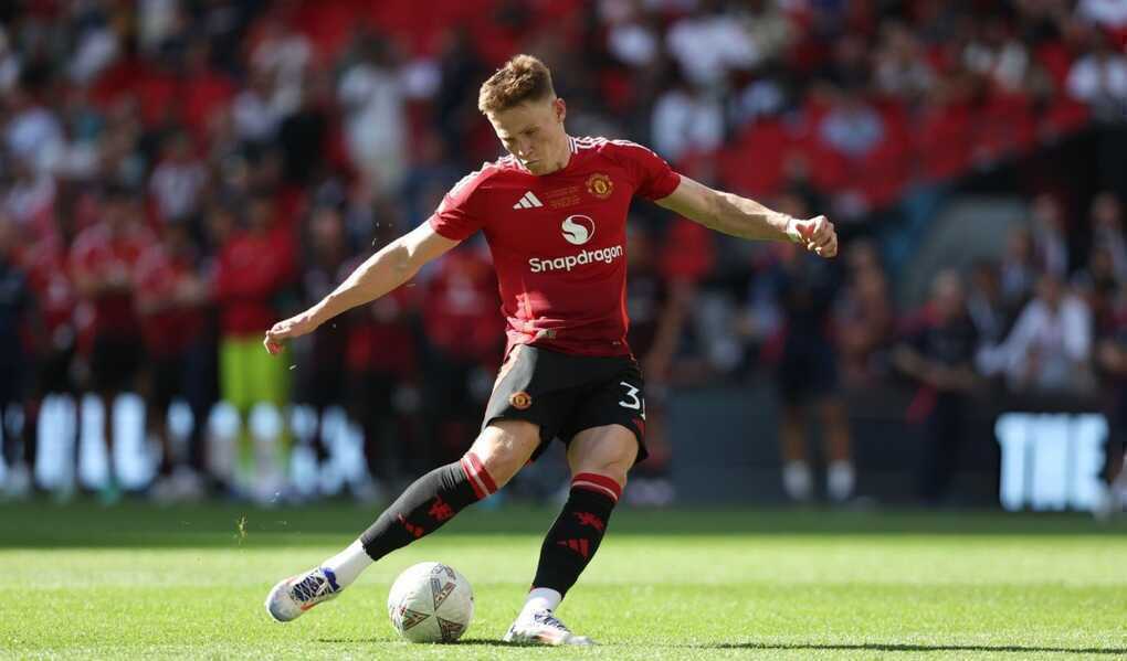 McTominay thăng hoa: Man Utd có hối hận khi đã rũ bỏ người hùng Scotland? - 4