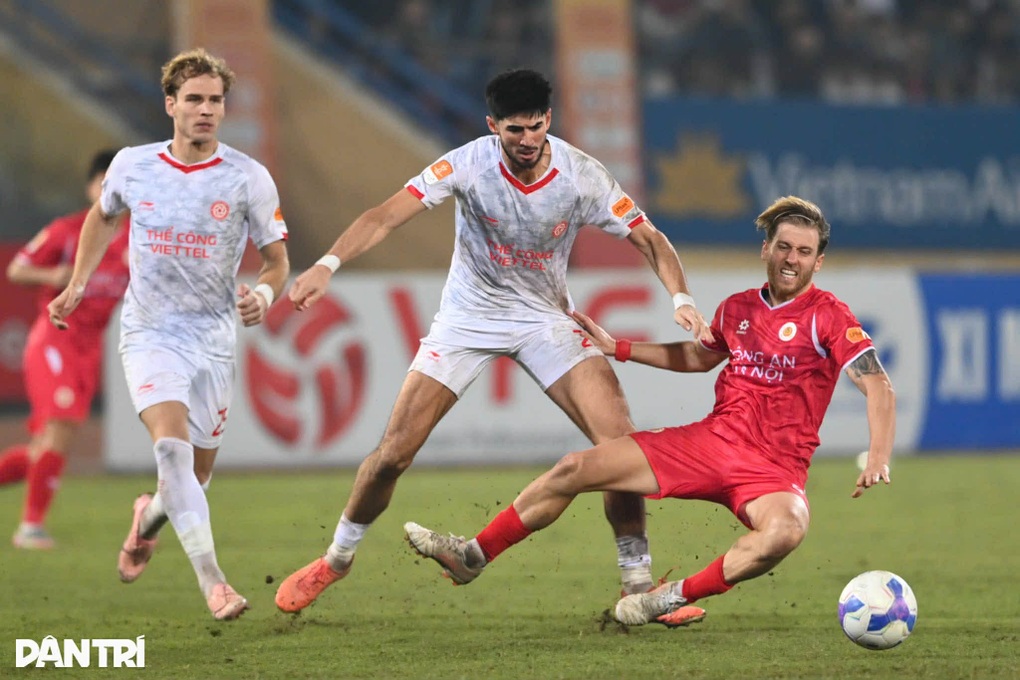 Thể Công Viettel loại CLB CAHN, Nam Định thắng trong ngày Xuân Son tái xuất