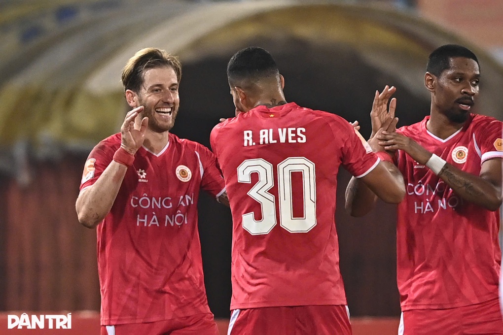 Thể Công Viettel loại CLB CAHN, Nam Định thắng trong ngày Xuân Son tái xuất - 3