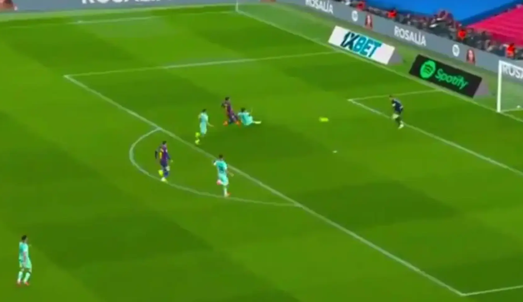 Yamal vẩy má kiến tạo siêu đẳng, CĐV trầm trồ thán phục - 2