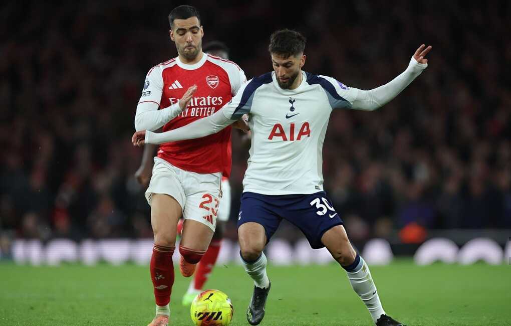 Eze lập hat-trick giúp Arsenal vùi dập Tottenham