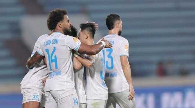 HLV Mauro Jeronimo: “Không có gì mạo hiểm khi để Xuân Son đá chính”