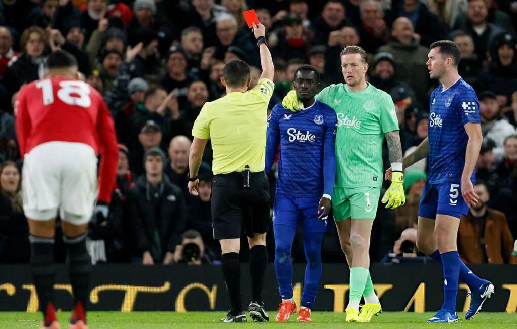 Hơn người vẫn thua, Man Utd ôm hận trước Everton ngay trên sân nhà