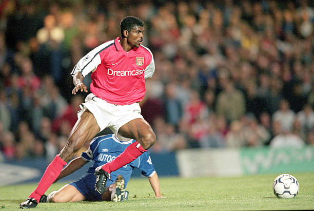 Top 10 hat-trick vĩ đại nhất Ngoại hạng Anh: Kanu vượt Berbatov