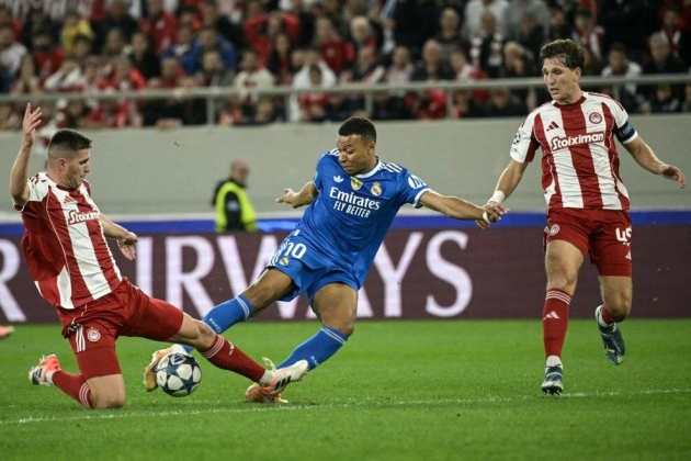 Mbappe tỏa sáng, Real Madrid phơi bày điểm yếu chết người