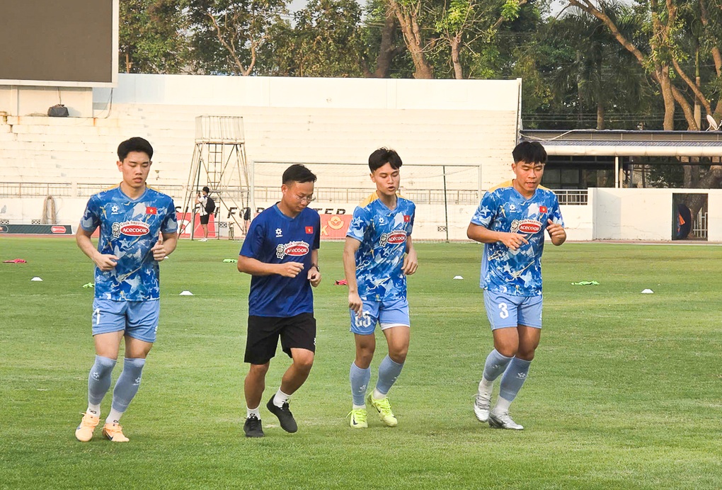 HLV Kim Sang Sik “mất ngủ” chọn đội hình U22 Việt Nam dự SEA Games 33 - 2