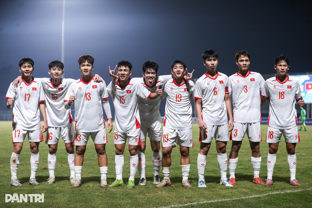 U17 Việt Nam thắng đội trẻ Macau, giành lại ngôi đầu từ tay U17 Malaysia - 3