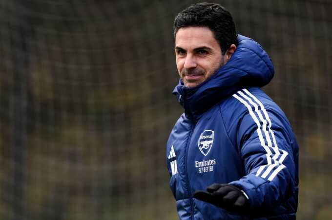 Arteta: `Chelsea xứng đáng đua vô địch`