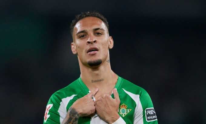 Antony lập cú đúp siêu phẩm, được ví như `phù thủy`