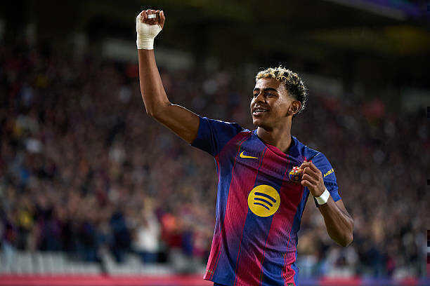 Barcelona thắng Elche: Yamal trở lại mạnh mẽ, Lopez tiếp tục thăng hoa