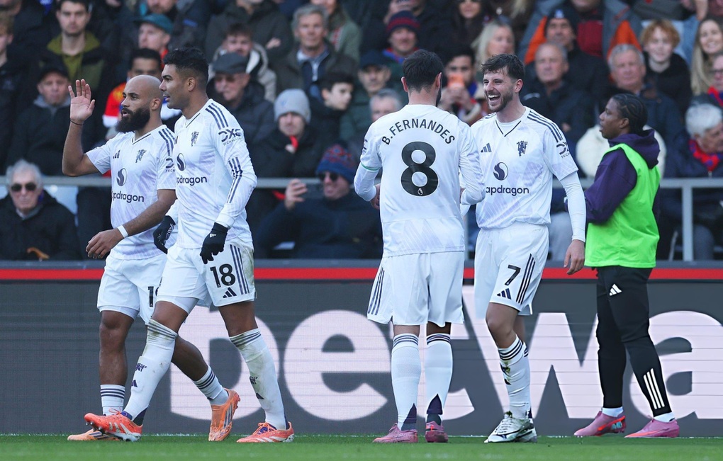 Man Utd ngược dòng đánh bại Crystal Palace tại Selhurst Park - 2
