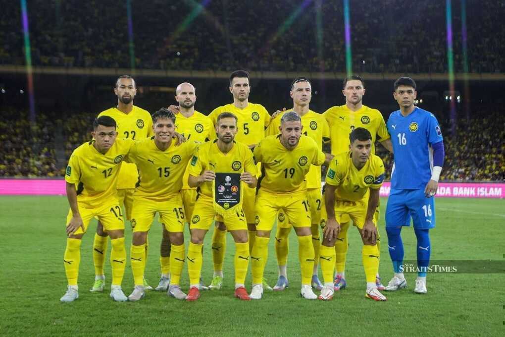 CĐV Malaysia tranh cãi dữ dội sau phán quyết cứng rắn của FIFA