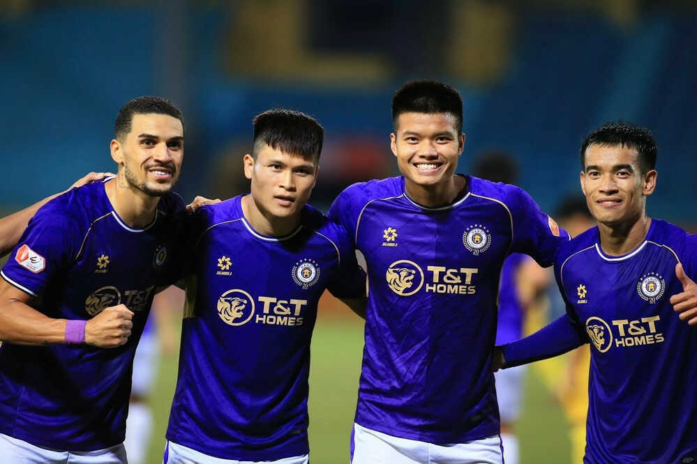 Hoàng Hên lập cú đúp, cùng Tuấn Hải giúp Hà Nội FC thắng to