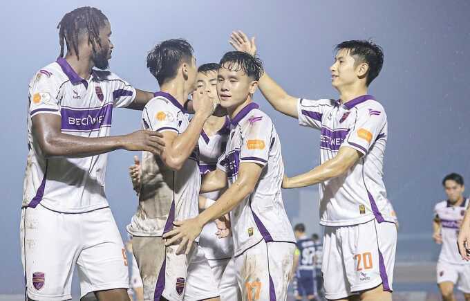 CLB TP HCM lần đầu thắng trên sân nhà ở V-League