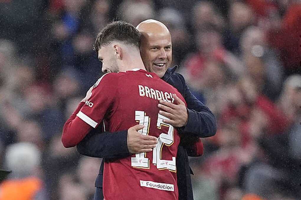 Phản ứng của HLV Alonso và Slot sau đại chiến Liverpool - Real Madrid - 3