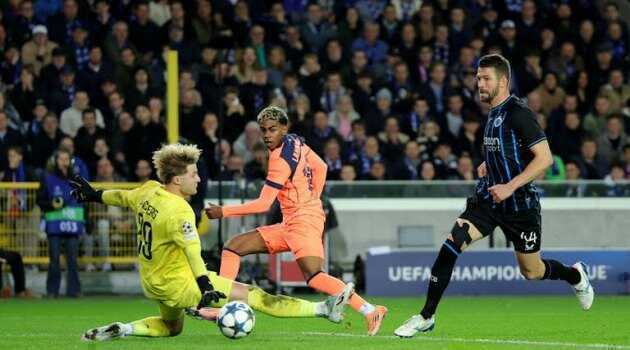 Yamal vừa ghi “bàn thắng đẹp nhất mùa”?