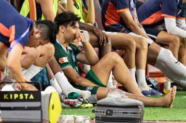 Bùi Tiến Dũng phẫu thuật đứt dây chằng, nguy cơ nghỉ hết mùa