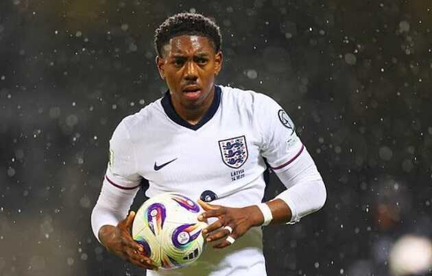 Thiếu phút thi đấu, Lewis-Skelly tạm mất chỗ ở tuyển Anh