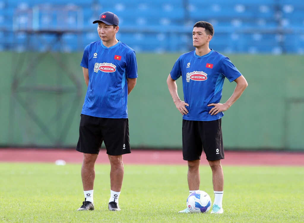 Tuyển Việt Nam: HLV Kim Sang Sik mưu cao hay ngại thay đổi