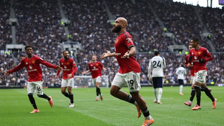  Mbeumo là người mở tỷ số.