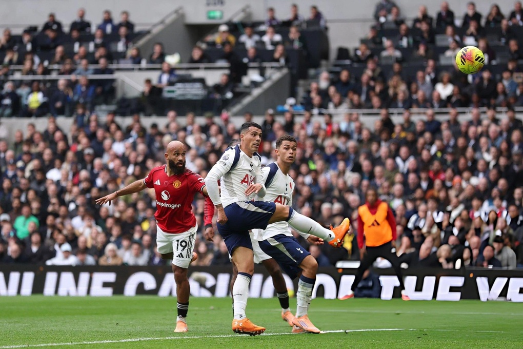 Phút bù giờ kỳ diệu, Man Utd hòa 2-2 trên sân Tottenham